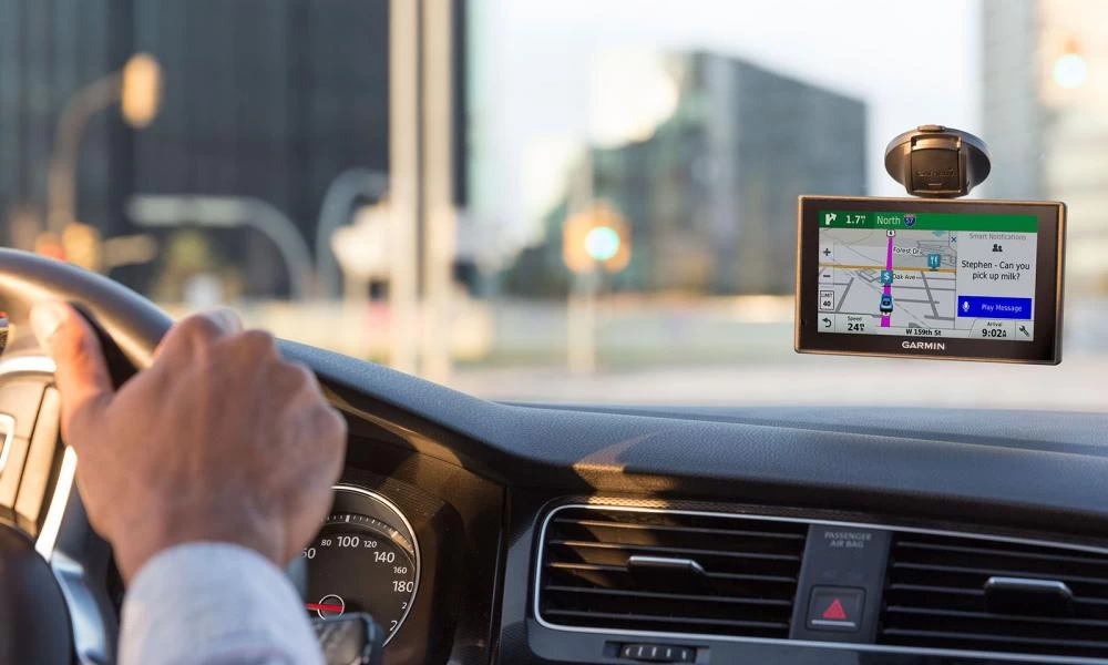 Κοιτάζει το GPS, χτυπάει σε ράμπα και... απογειώνεται! - Βίντεο